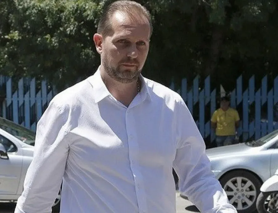 "Виваком" с първи транш към "Левски"