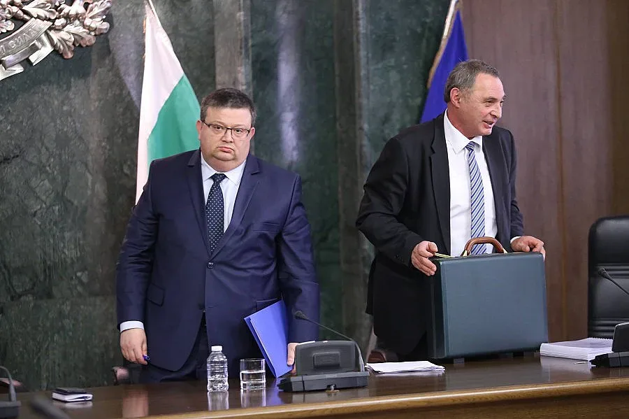 Цацаров: 16 в ареста след операцията в ДАИ