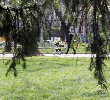 Живакът стига 30 градуса през април