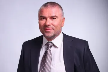 Марешки досъбира подписи за референдума
