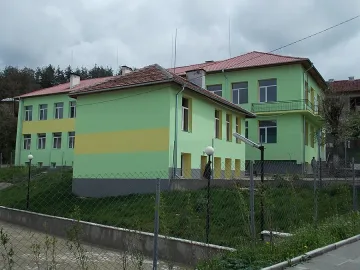 Училищна касиерка се жалва от тормоз