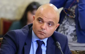 Първа оставка в новата власт! На ключова фигура