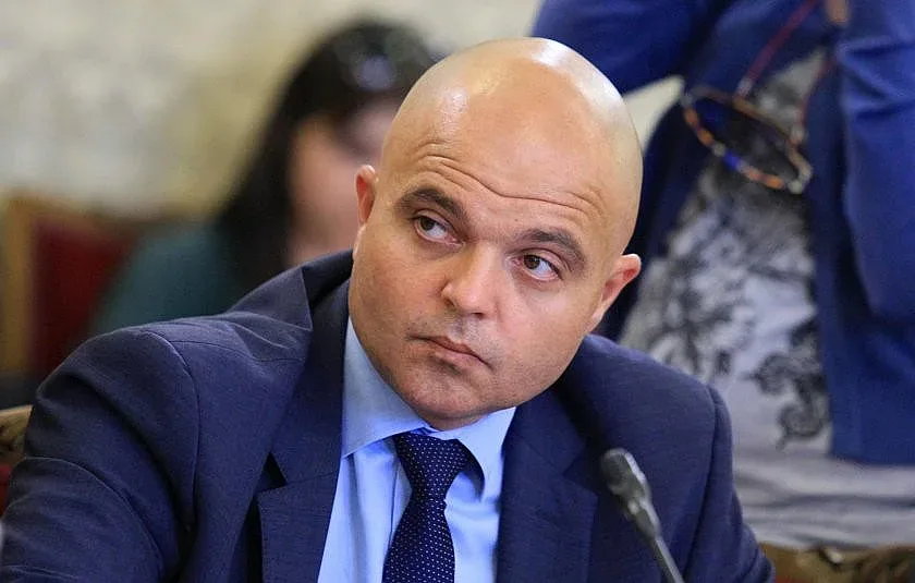 Първа оставка в новата власт! На ключова фигура