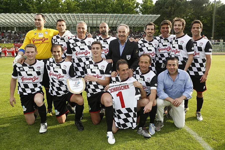 Sport Depot взе и Errea