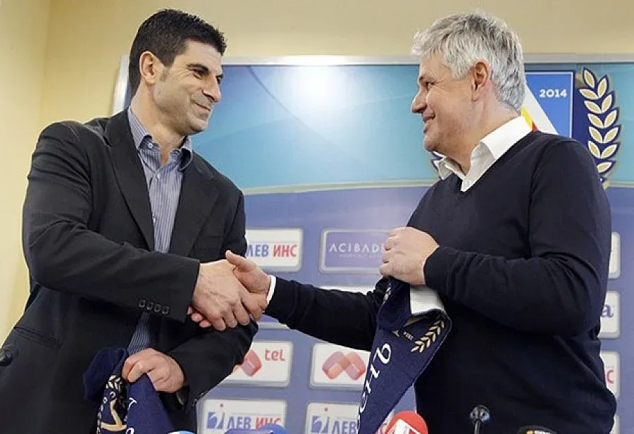 Сектор Б подкрепи Гонзо и Стоев