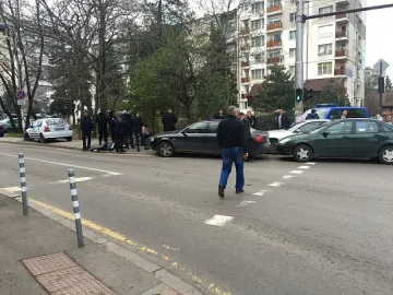 Белезници за полицаи с дрога 