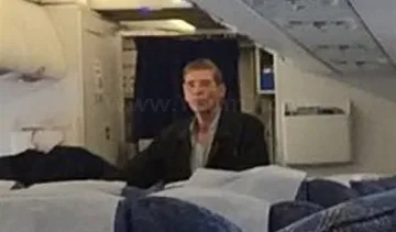 Самолетът похитен от любовна драма