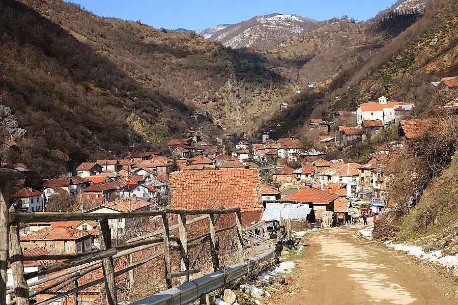 10 наши села се надлъгват с македонци