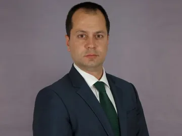 Кмет погна съдии
