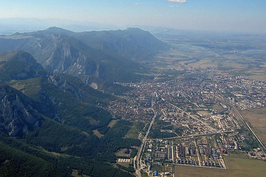 Санират блок с герба на Враца