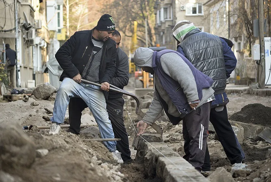 Все повече работници без договори в Пиринско