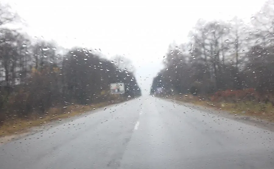 АПИ: Пътищата са мокри