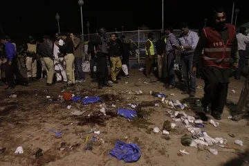 Поне 70 загинали и 300 ранени в Пакистан