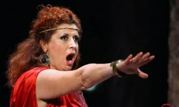 Примите от "Ла Скала" пеят в бг тоалети 