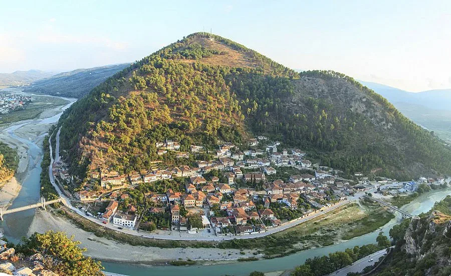 В Албания раздават екстремистки листовки