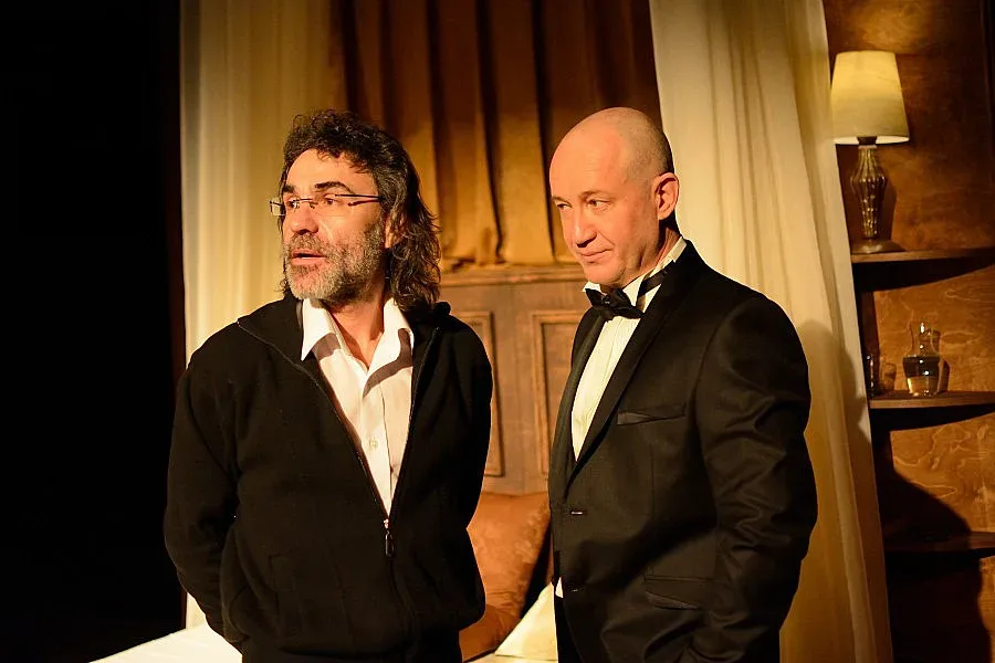 Арт мъжкари в шик доспехи