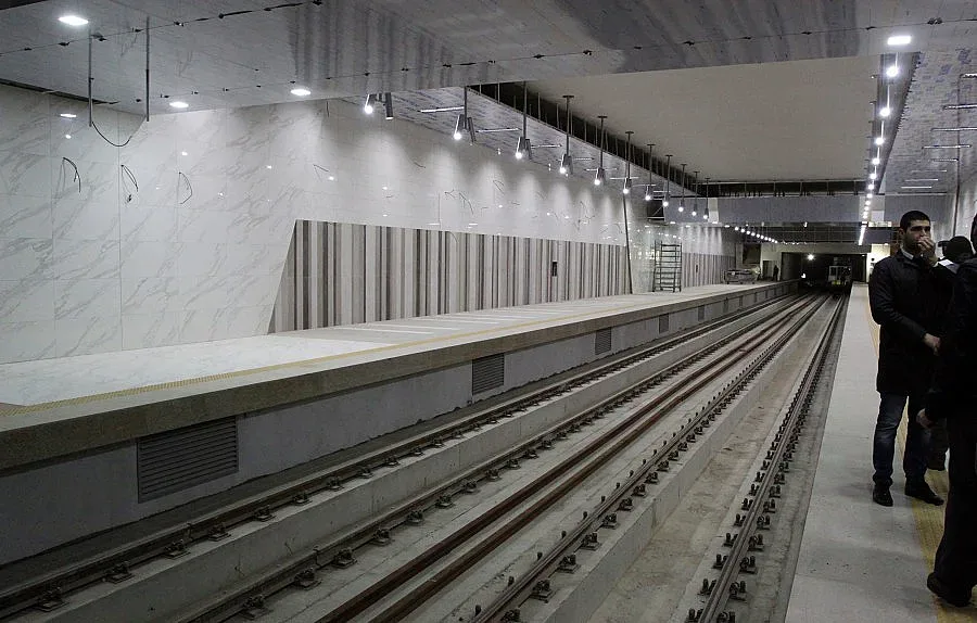 За два лева проникваш при машинистите на метрото