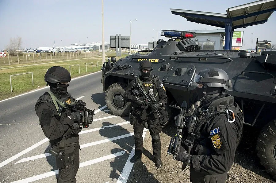 Хайка за джихадисти в три страни (ОБЗОР)