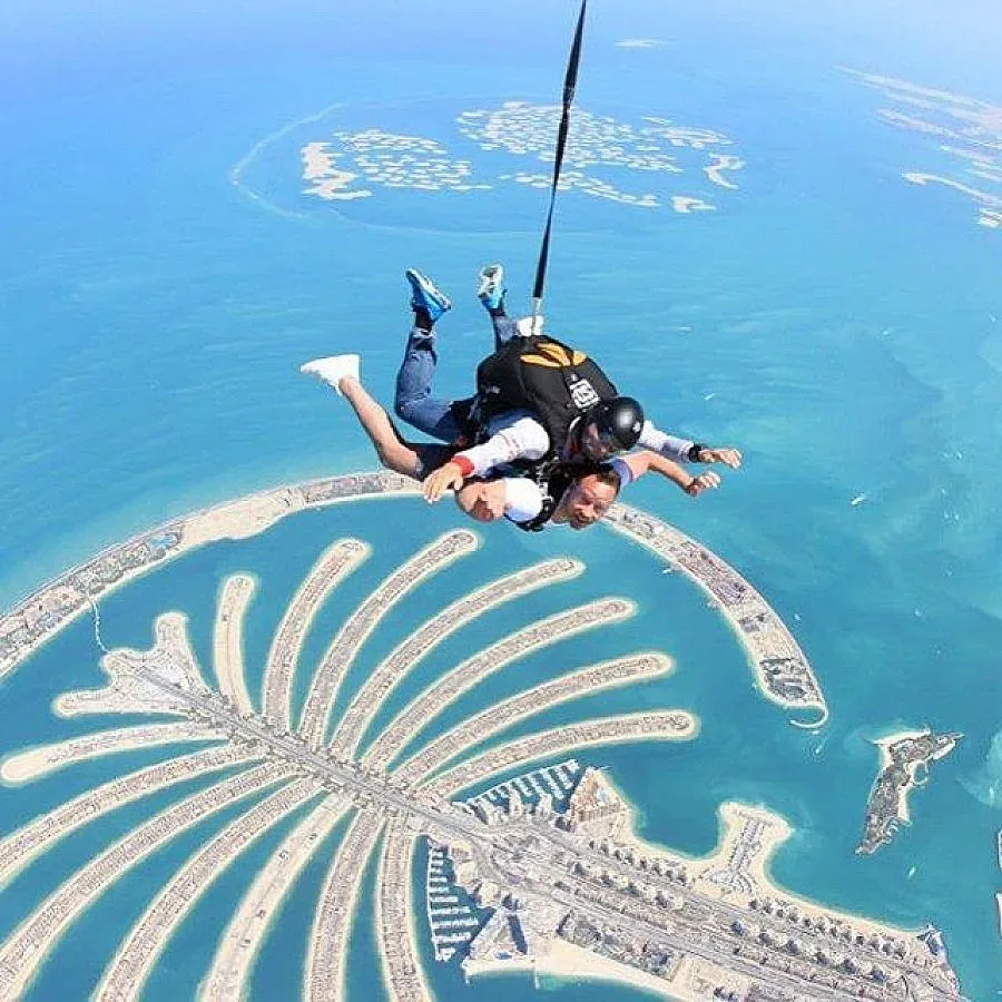 Джон Тери полетя в небето над Дубай