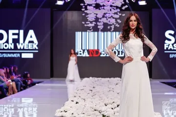 Червената романтика на Жени Живкова