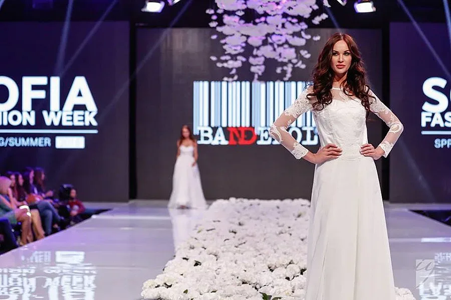 Червената романтика на Жени Живкова