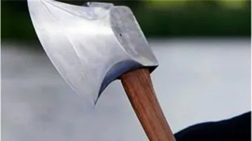 Брадва в кола след спор за паркиране