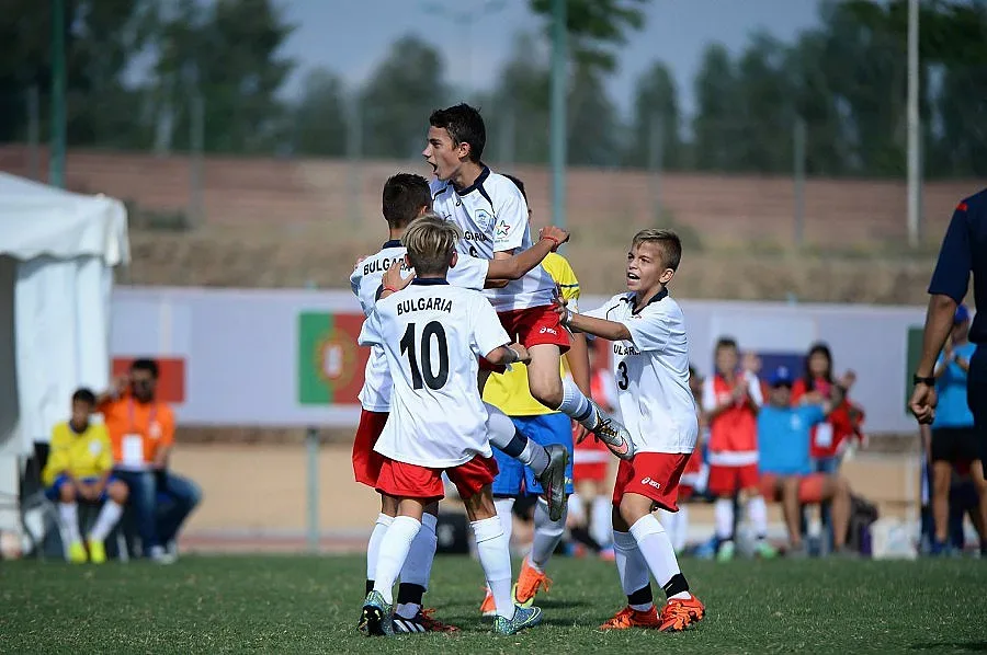 Зизу патрон на  детски турнир