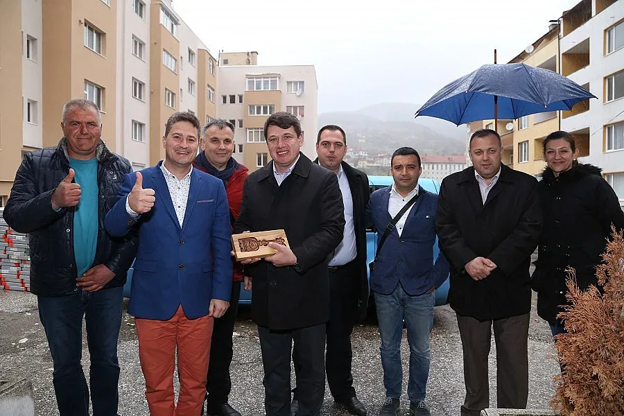 Прерязaха лентите на първите санирани блокове в Ардино