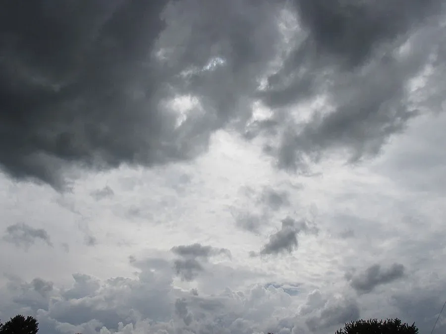 Облачно и в петък