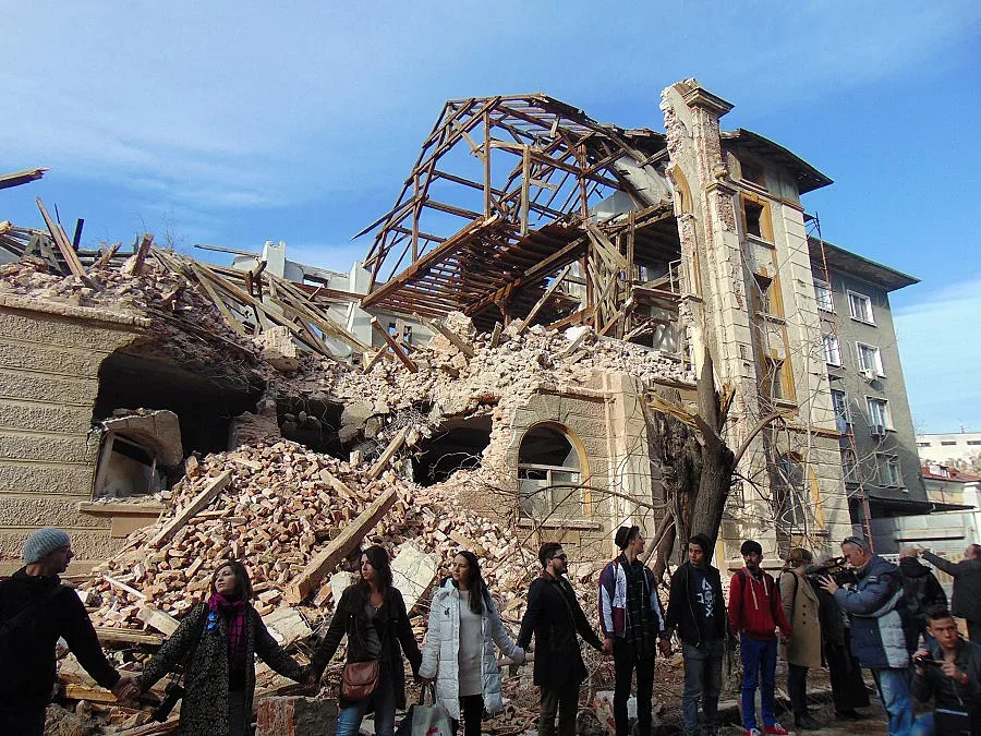 Възстановяват бившия тютюнев склад в Пловдив