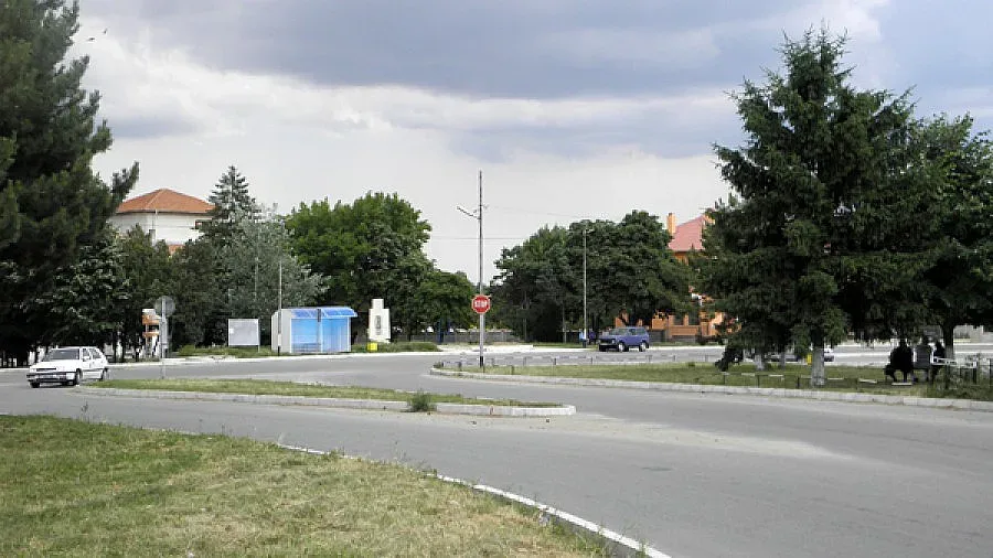 72-годишен с опасност за живота след удар в дърво