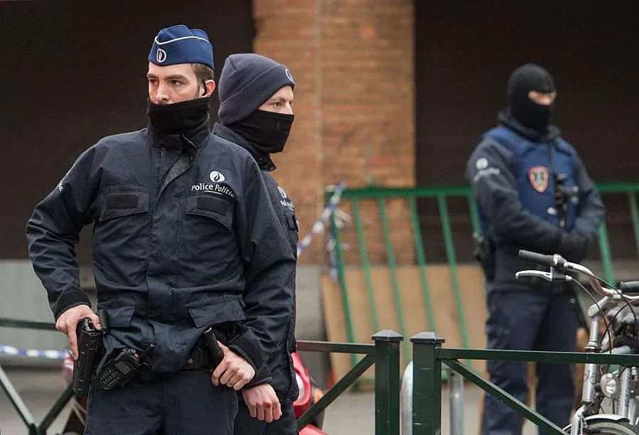 Издирването на брюкселските атентатори продължава