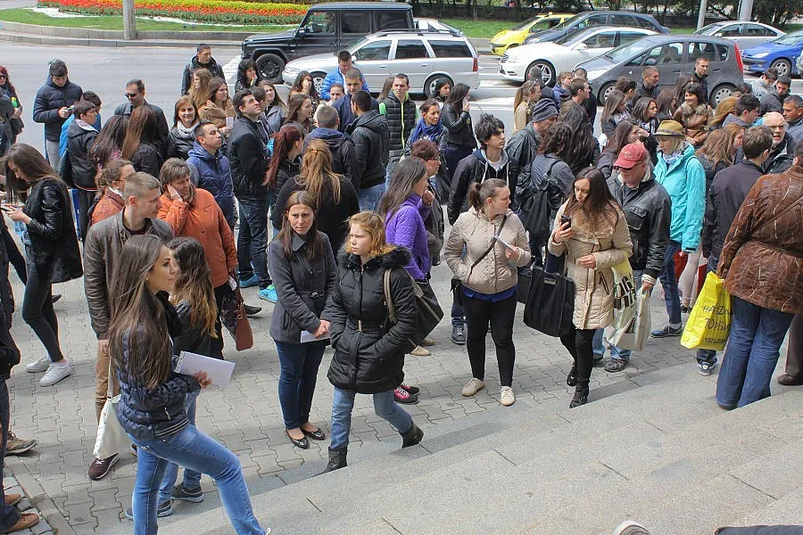 Режат местата в слабите вузове