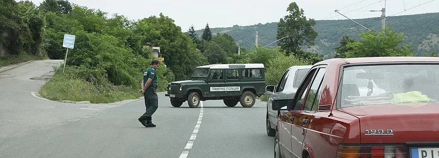 Намериха 2 трупа близо до границата с Турция