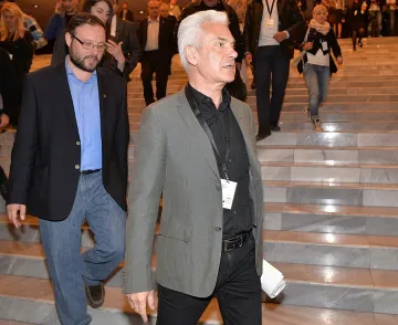 Волен Сидеров ще чисти паметници 100 часа