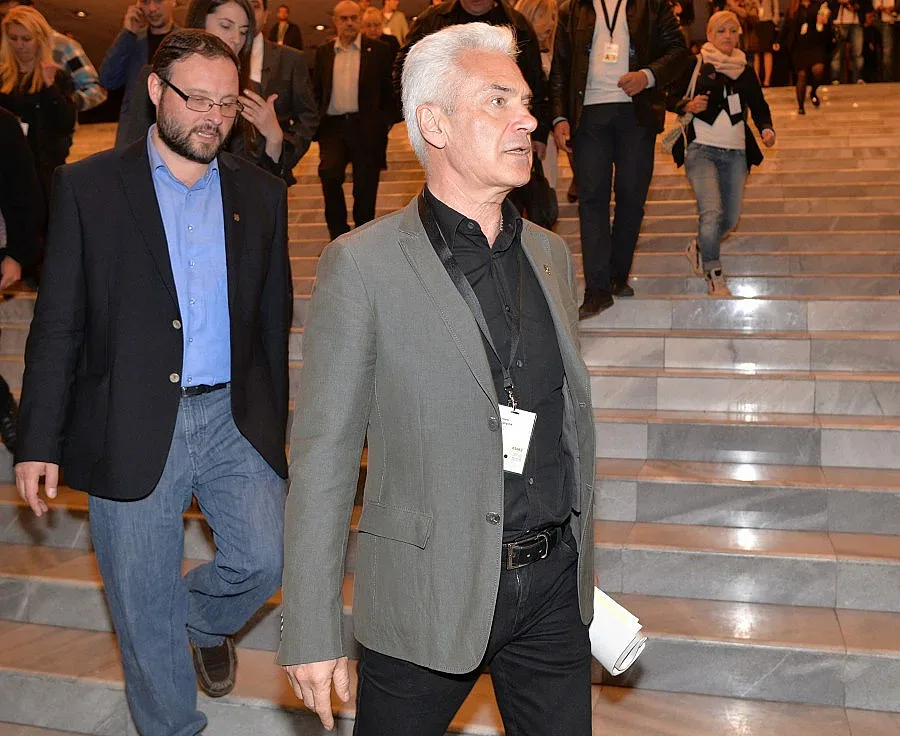 Волен Сидеров ще чисти паметници 100 часа