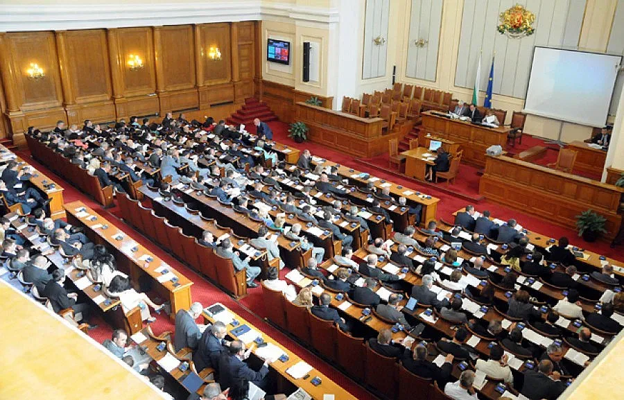 Отхвърлиха въвеждането на 6-месечни винетки