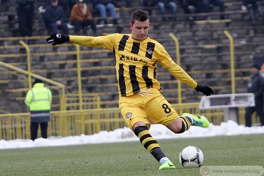 Национал избра Русе пред CR7