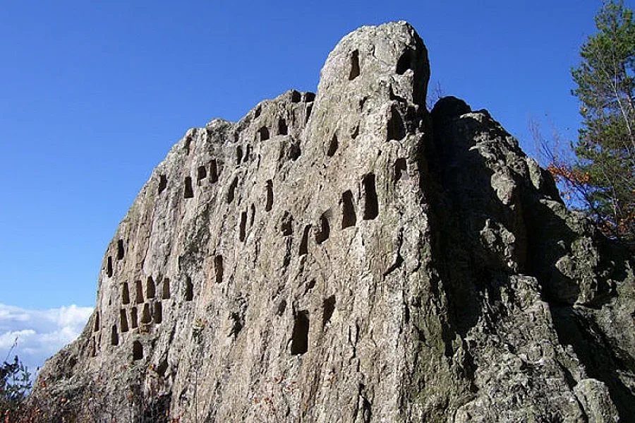 Археолози обявиха за светилище Орлови скали