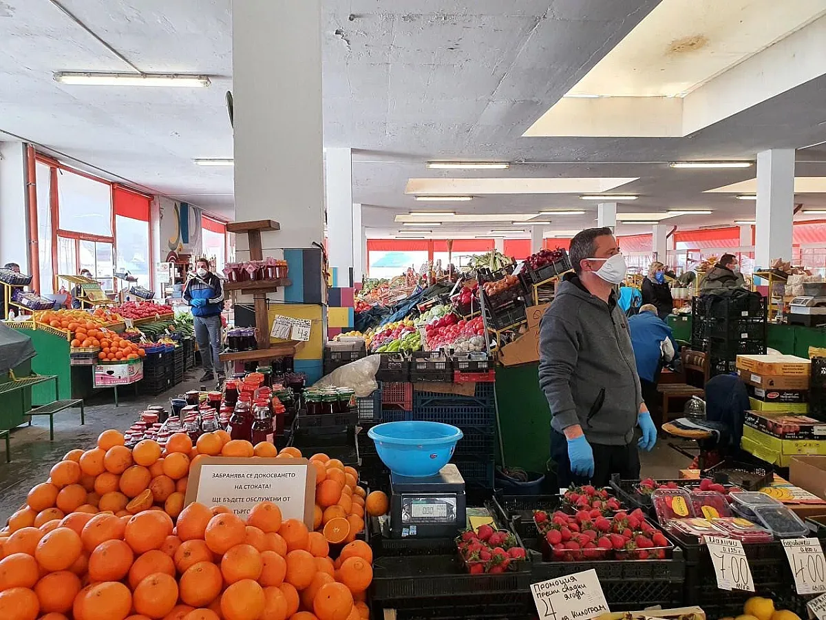 Поскъпването е с пълна сила! Вижте цените на сирене, мляко и плодове