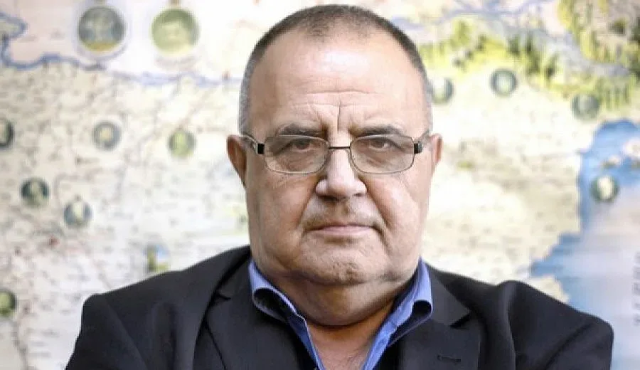 Пневмония вкарала по спешност шефа на НИМ в болница