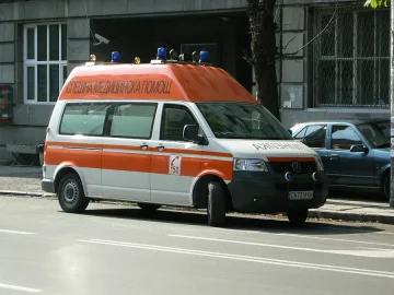 Блъснаха жена пред болницата във Враца