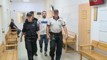 Делото за малтретирания Адриан започва отначало