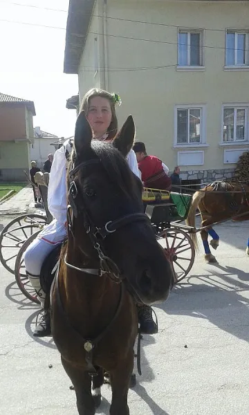 Амазонки засрамиха мъжете в Бачево (ОБЗОР)