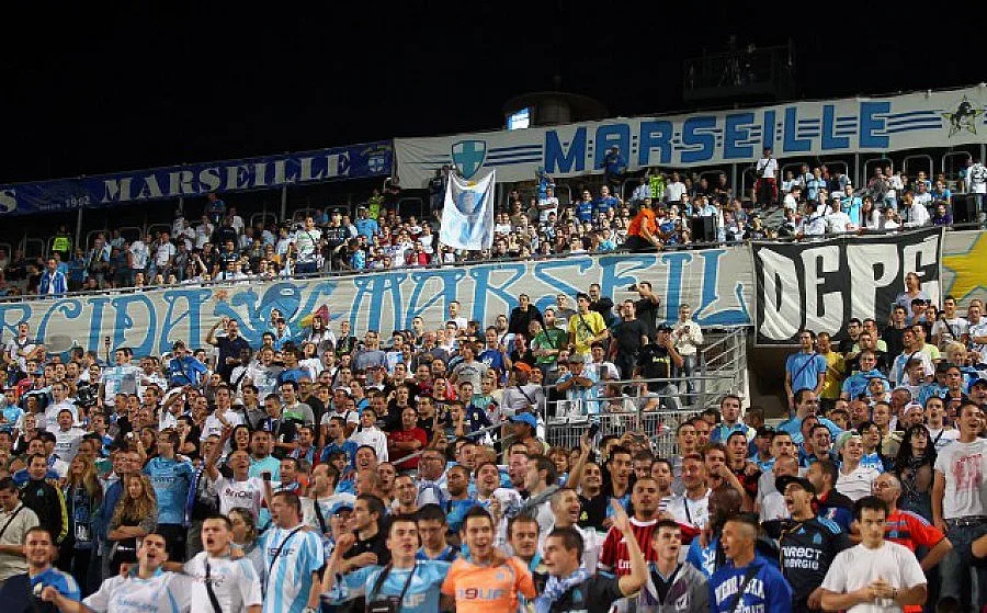 Фенове на "Марсилия" вилняха на "Велодром"