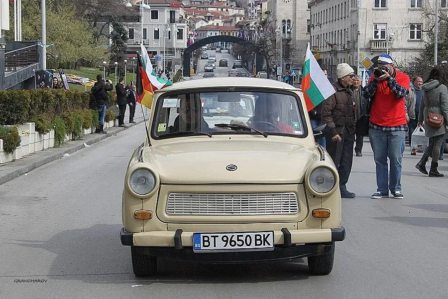Парад на трабанчетата под Царевец