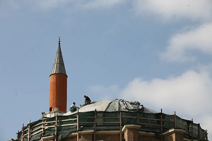 Искат три джамии в София