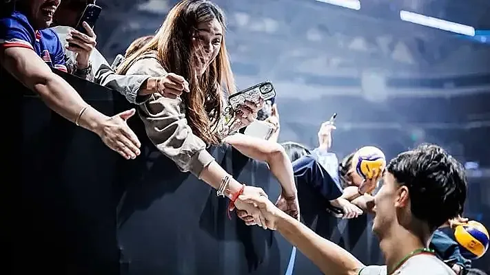 Мони Николов се ядоса! Ето кое е гаджето