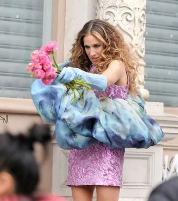 Сара Джесика Паркър се подписва на обувки