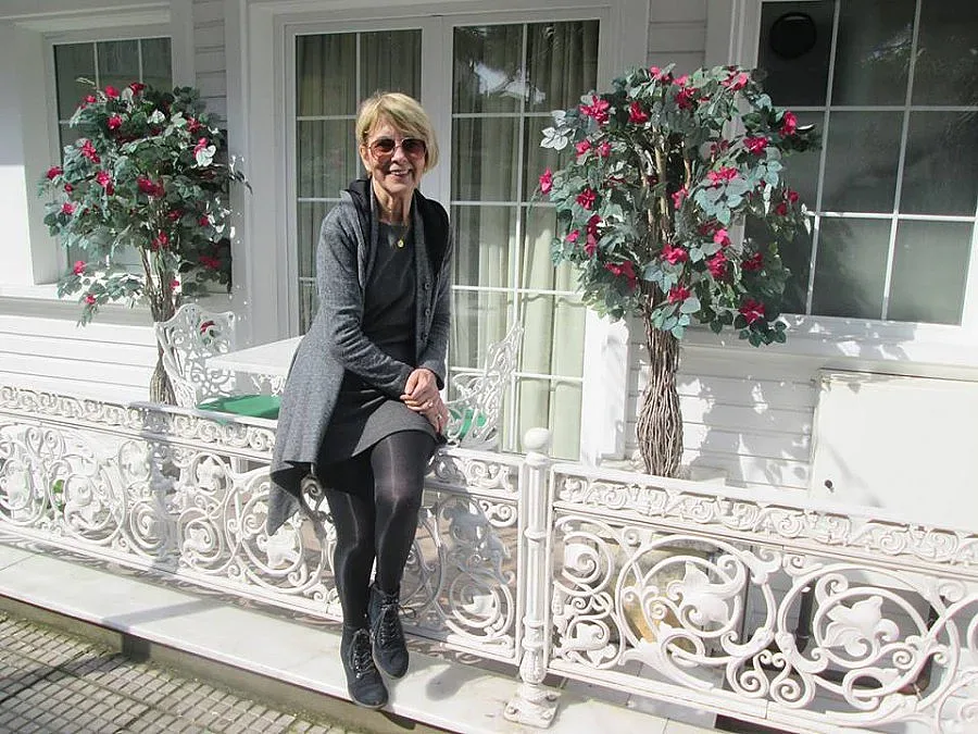 Мисията на Нахиде Дениз